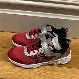 Saucony Kid's Youth Boys Wind A/C 2.0 Sneakers Red/Silver/White Size 4M